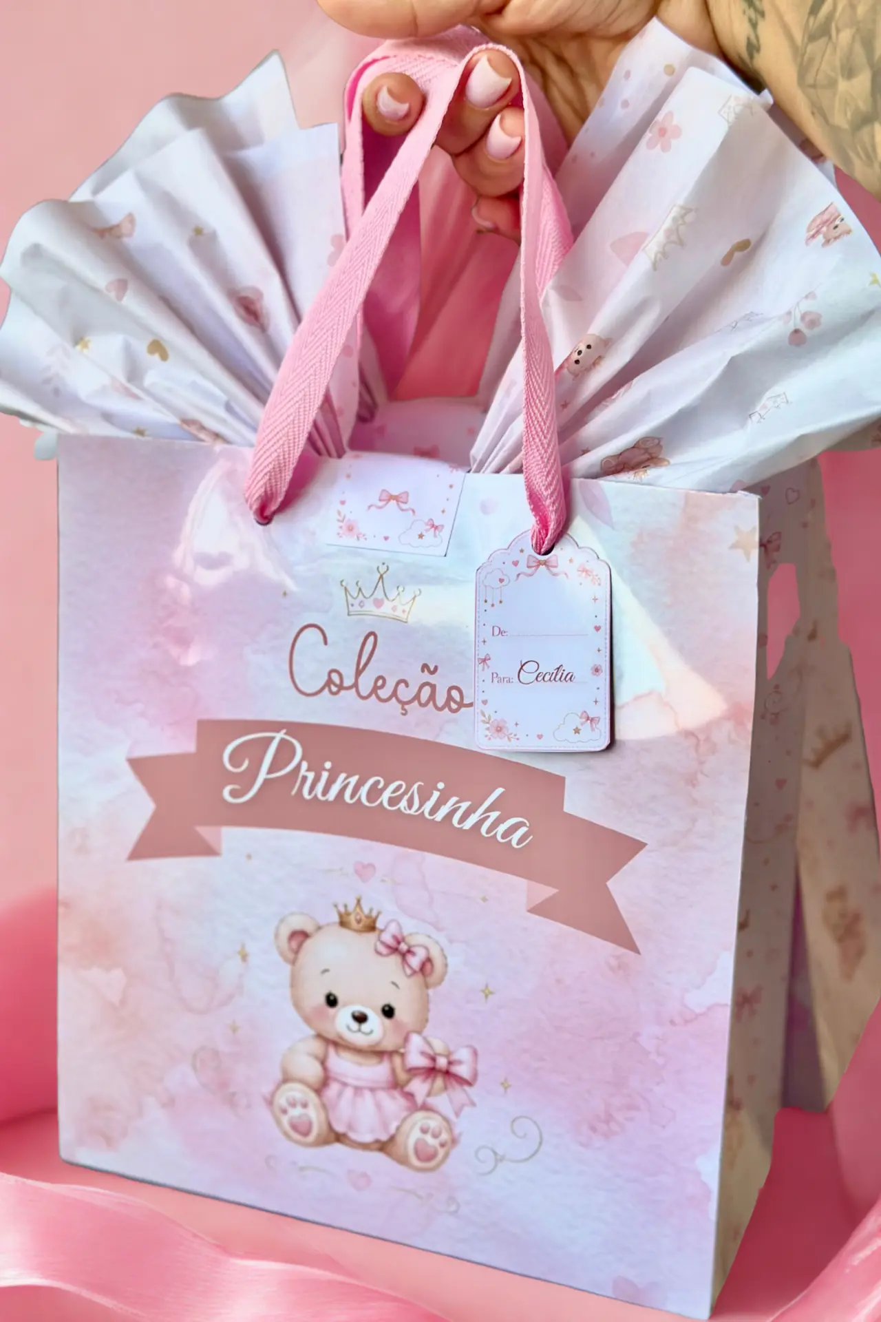 Sacola da Coleção Princesinha montada com papel de seda e tag